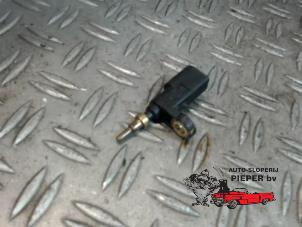 Gebruikte Temperatuursensor Motor Volkswagen Up! (121) 1.0 12V 60 Prijs € 15,75 Margeregeling aangeboden door Autosloperij Pieper BV