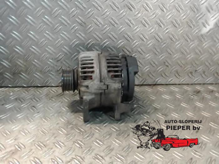 Gebruikte Alternator Volkswagen Golf IV Variant (1J5) 1.6 16V Prijs € 42,00 Margeregeling aangeboden door Autosloperij Pieper BV