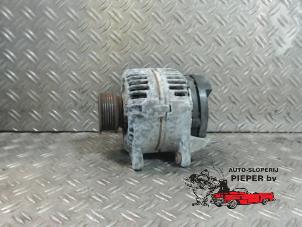 Gebruikte Dynamo Volkswagen Transporter/Caravelle T4 2.5 TDI Prijs € 47,25 Margeregeling aangeboden door Autosloperij Pieper BV