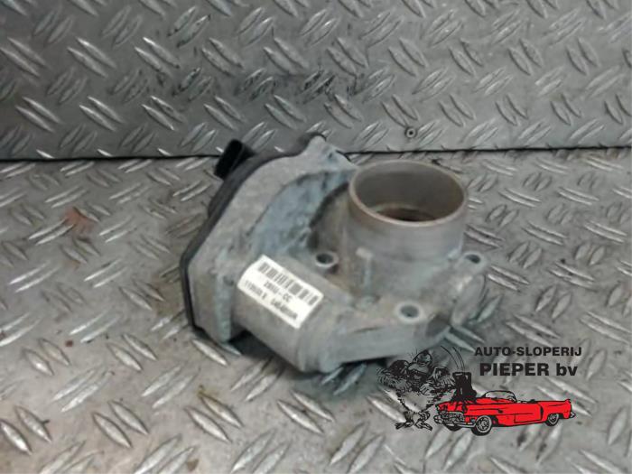 Gebruikte Gasklephuis Ford Fiesta 5 (JD/JH) 1.25 16V Prijs € 52,50 Margeregeling aangeboden door Autosloperij Pieper BV