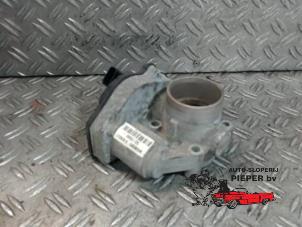 Gebruikte Gasklephuis Ford Fiesta 5 (JD/JH) 1.25 16V Prijs € 52,50 Margeregeling aangeboden door Autosloperij Pieper BV