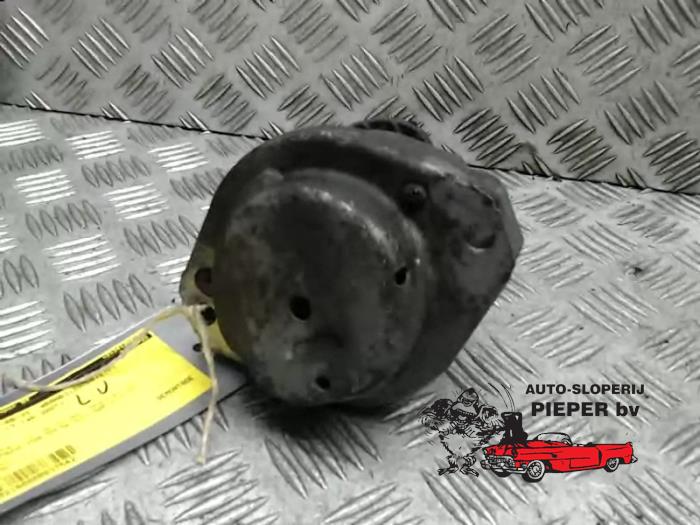 Gebruikte Motorrubber BMW 5 serie (E60) 545i 32V Prijs € 36,75 Margeregeling aangeboden door Autosloperij Pieper BV