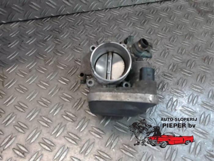 Gebruikte Gasklephuis Opel Zafira (M75) 1.6 16V Prijs € 42,00 Margeregeling aangeboden door Autosloperij Pieper BV