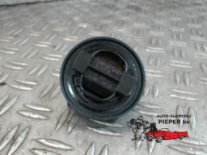 Oliedop van een Mercedes-Benz A (W176) 1.6 A-180 16V 2013