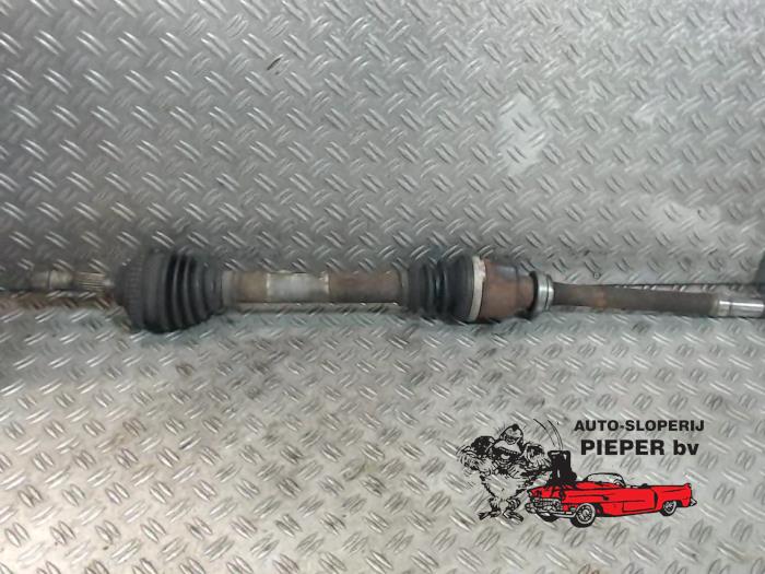 Gebruikte Steekas rechts-voor Peugeot 206 SW (2E/K) 1.4 Prijs € 42,00 Margeregeling aangeboden door Autosloperij Pieper BV