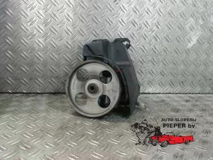 Gebruikte Stuurbekrachtiging Pomp Peugeot 206 SW (2E/K) 1.4 Prijs € 36,75 Margeregeling aangeboden door Autosloperij Pieper BV