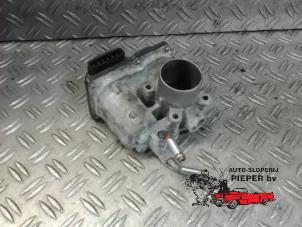 Gebruikte Gasklephuis Mitsubishi Colt (Z2/Z3) 1.1 12V Prijs € 52,50 Margeregeling aangeboden door Autosloperij Pieper BV