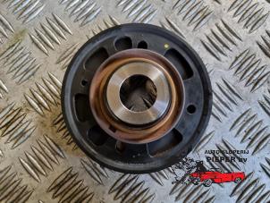 Gebruikte Krukas Poelie Ford Focus 3 1.0 Ti-VCT EcoBoost 12V 100 Prijs € 36,75 Margeregeling aangeboden door Autosloperij Pieper BV