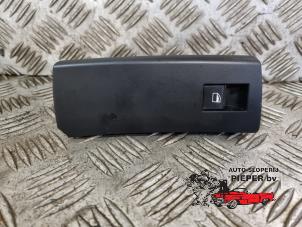 Gebruikte Ruit schakelaar elektrisch BMW X5 (E53) 3.0d 24V Prijs € 15,75 Margeregeling aangeboden door Autosloperij Pieper BV