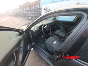 Gebruikte Dashboard Seat Leon (1M1) 1.6 16V Prijs op aanvraag aangeboden door Autosloperij Pieper BV