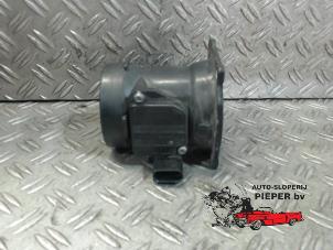 Gebruikte Luchtmassameter Volkswagen Passat Variant (3B6) 2.8 V6 30V Prijs € 42,00 Margeregeling aangeboden door Autosloperij Pieper BV