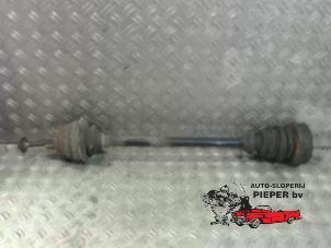 Gebruikte Steekas links-achter Volkswagen Passat Variant (3B6) 2.8 V6 30V Prijs € 42,00 Margeregeling aangeboden door Autosloperij Pieper BV