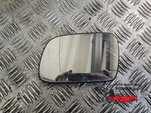 Gebruikte Spiegelglas links Peugeot 307 (3A/C/D) 1.6 16V Prijs op aanvraag aangeboden door Autosloperij Pieper BV