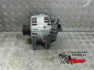 Gebruikte Dynamo Ford Fiesta 6 (JA8) 1.6 TDCi 16V 95 Prijs € 36,75 Margeregeling aangeboden door Autosloperij Pieper BV