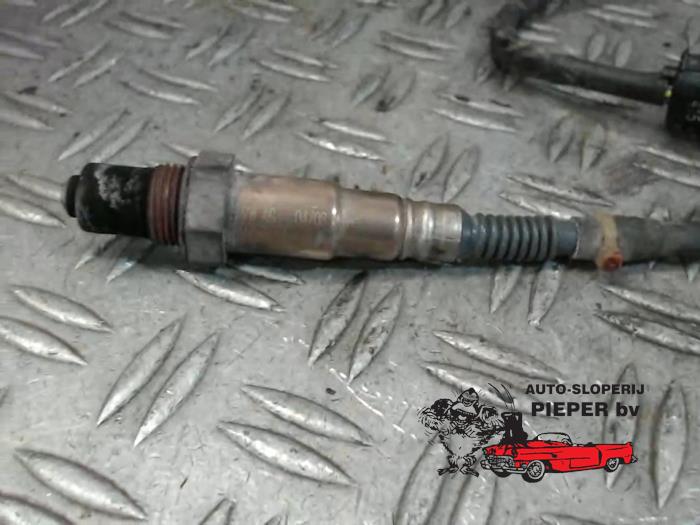 Lambda Sonde van een Volkswagen Transporter T5 2.5 TDi 2008