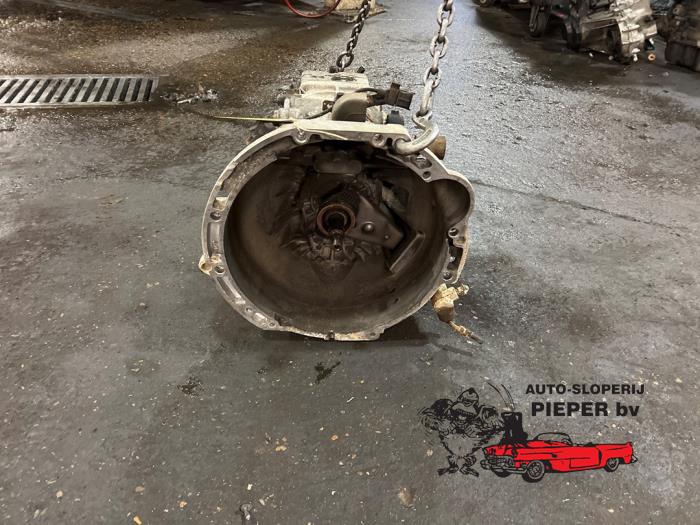 Gebruikte Versnellingsbak Hyundai H-300 2.5 CRDi Prijs € 420,00 Margeregeling aangeboden door Autosloperij Pieper BV