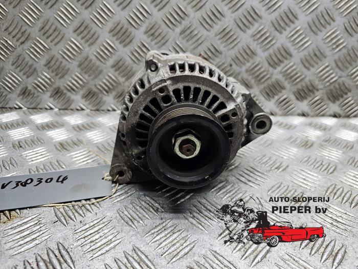 Gebruikte Dynamo Honda Stream I (RN) 1.7 16V VTEC Prijs € 47,25 Margeregeling aangeboden door Autosloperij Pieper BV