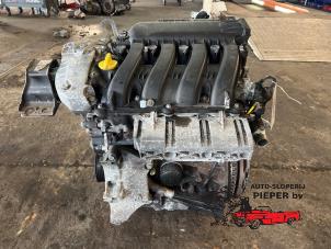 Gebruikte Motor Renault Megane II CC (EM) 2.0 16V Prijs op aanvraag aangeboden door Autosloperij Pieper BV