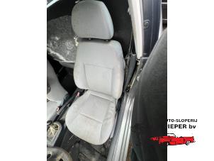 Gebruikte Stoel links Seat Ibiza III (6L1) 1.4 16V 75 Prijs € 50,00 Margeregeling aangeboden door Autosloperij Pieper BV