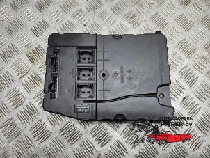 Gebruikte Computer Body Control Renault Megane II CC (EM) 2.0 16V Prijs op aanvraag aangeboden door Autosloperij Pieper BV