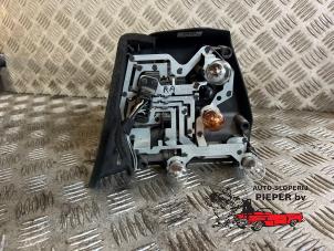 Gebruikte Fitting Achterlicht rechts BMW 3-Serie Prijs op aanvraag aangeboden door Autosloperij Pieper BV