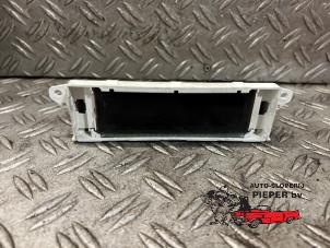 Gebruikte Display Interieur Peugeot 307 (3A/C/D) 1.6 16V Prijs € 31,50 Margeregeling aangeboden door Autosloperij Pieper BV