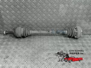 Gebruikte Aandrijfas links-achter BMW 1 serie (E87/87N) 118d 16V Prijs op aanvraag aangeboden door Autosloperij Pieper BV