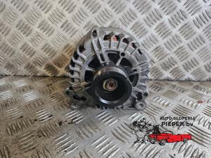 Gebruikte Dynamo Volkswagen Golf IV (1J1) 1.6 FSI 16V Prijs € 52,50 Margeregeling aangeboden door Autosloperij Pieper BV
