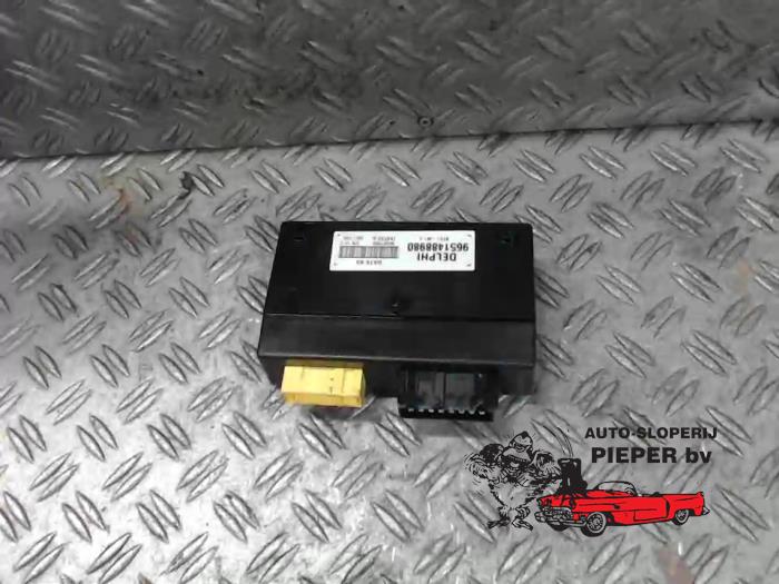 Gebruikte Computer cabriokap Peugeot 307 CC (3B) 2.0 16V Prijs € 99,75 Margeregeling aangeboden door Autosloperij Pieper BV