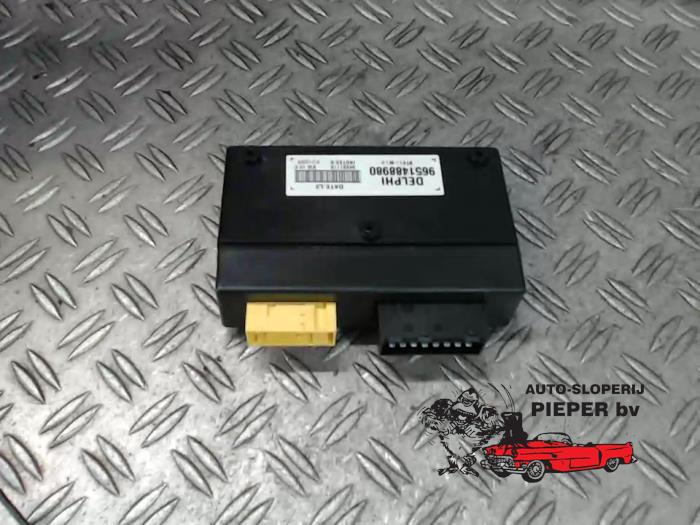 Gebruikte Computer cabriokap Peugeot 307 CC (3B) 2.0 16V Prijs € 131,25 Margeregeling aangeboden door Autosloperij Pieper BV