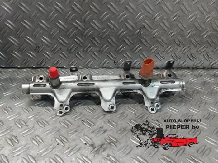 Gebruikte Injector brug Volkswagen Passat Variant (365) 1.8 TSI 16V Prijs € 36,75 Margeregeling aangeboden door Autosloperij Pieper BV
