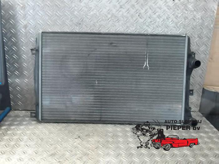 Gebruikte Radiateur Volkswagen Passat Variant (365) 1.8 TSI 16V Prijs € 42,00 Margeregeling aangeboden door Autosloperij Pieper BV