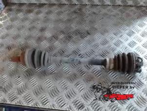 Gebruikte Aandrijfas links-voor Volkswagen Lupo (6X1) 1.2 TDI 3L Prijs op aanvraag aangeboden door Autosloperij Pieper BV