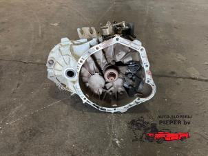 Gebruikte Versnellingsbak Mercedes Vito (638.1/2) 2.2 CDI 110 16V Prijs € 210,00 Margeregeling aangeboden door Autosloperij Pieper BV