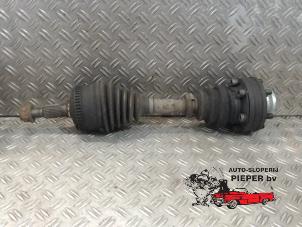 Gebruikte Homokineetas rechts-voor Mercedes Vito (638.1/2) 2.2 CDI 110 16V Prijs € 52,50 Margeregeling aangeboden door Autosloperij Pieper BV