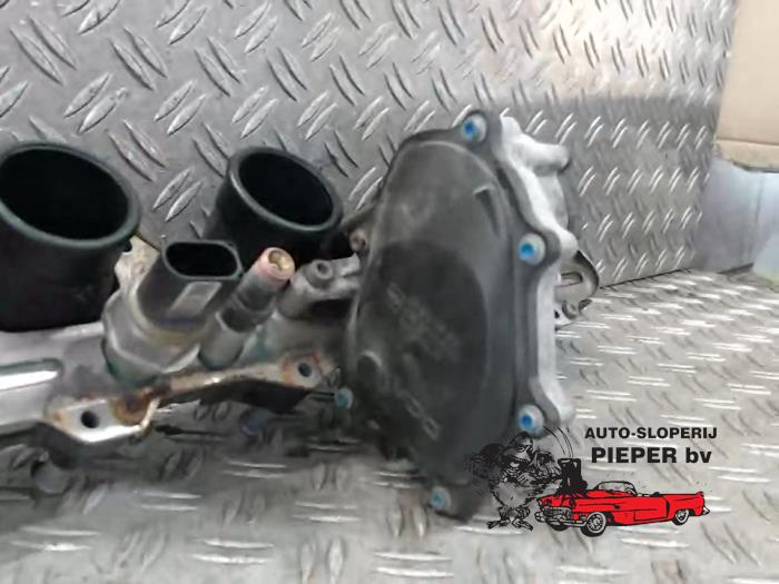 Wervelklep van een Audi A3 Sportback (8PA) 2.0 FSI 16V 2006