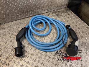 Gebruikte Oplaadkabel elektrische auto BMW i3 (I01) i3s Prijs € 210,00 Margeregeling aangeboden door Autosloperij Pieper BV