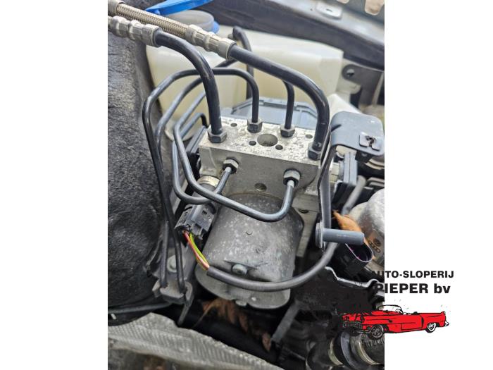 Gebruikte ABS Pomp Audi A4 Cabriolet (B6) 3.0 V6 30V Prijs € 100,00 Margeregeling aangeboden door Autosloperij Pieper BV