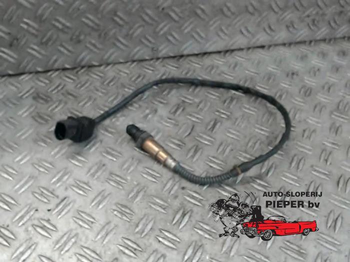 Gebruikte Lambda Sonde Volkswagen Passat Variant (3C5) 2.0 TDI 140 Prijs € 26,25 Margeregeling aangeboden door Autosloperij Pieper BV