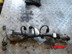 Gebruikte Injector brug Kia Rio II (DE) 1.4 16V Prijs € 52,50 Margeregeling aangeboden door Autosloperij Pieper BV