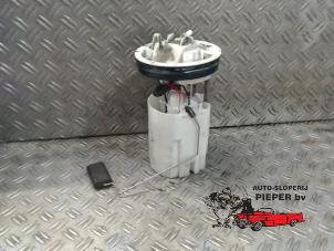 Gebruikte Benzinepomp Ford Focus 3 Wagon 1.0 Ti-VCT EcoBoost 12V 125 Prijs € 52,50 Margeregeling aangeboden door Autosloperij Pieper BV