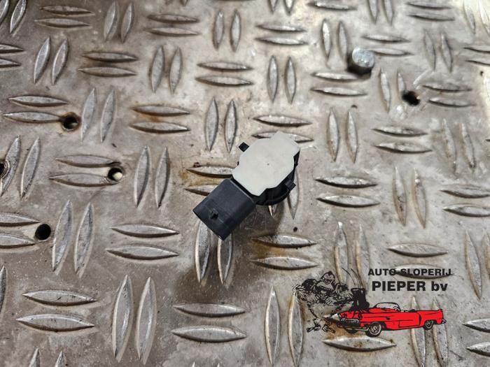 PDC Sensor van een BMW 3 serie (F30) 320d 2.0 16V 2012