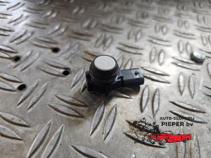 Gebruikte PDC Sensor BMW 3 serie (F30) 320d 2.0 16V Prijs € 26,25 Margeregeling aangeboden door Autosloperij Pieper BV