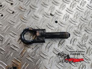 Gebruikte Sleepoog voor Toyota Yaris (P1) 1.0 16V VVT-i Prijs op aanvraag aangeboden door Autosloperij Pieper BV