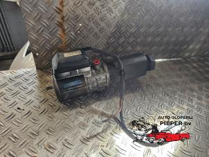 Gebruikte Servopomp Mercedes A (W168) 1.4 A-140 Prijs € 105,00 Margeregeling aangeboden door Autosloperij Pieper BV