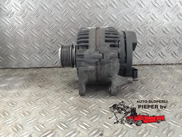 Gebruikte Dynamo Volkswagen Transporter/Caravelle T5 1.9 TDi Prijs € 63,00 Margeregeling aangeboden door Autosloperij Pieper BV