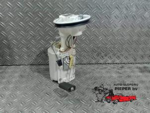 Gebruikte Benzinepomp BMW Mini One/Cooper (R50) 1.6 16V Cooper Prijs op aanvraag aangeboden door Autosloperij Pieper BV