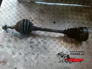 Gebruikte Homokineetas links-voor Volkswagen Caddy III (2KA,2KH,2CA,2CH) 2.0 SDI Prijs € 52,50 Margeregeling aangeboden door Autosloperij Pieper BV