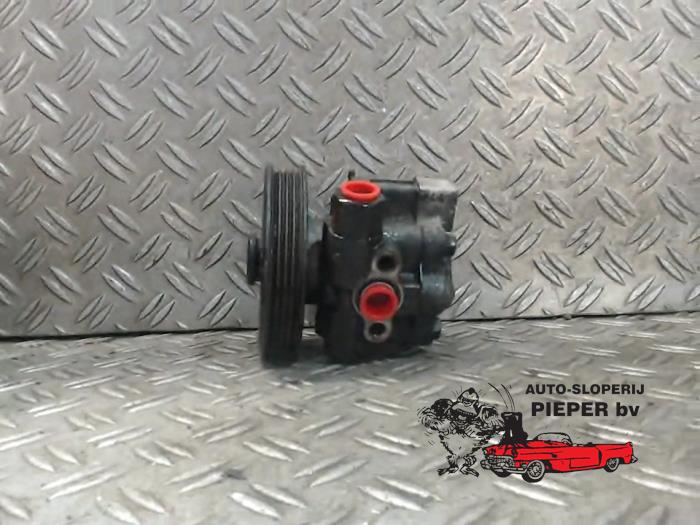 Gebruikte Pomp Servo Chevrolet Spark (M300) 1.0 16V Bifuel Prijs € 36,75 Margeregeling aangeboden door Autosloperij Pieper BV