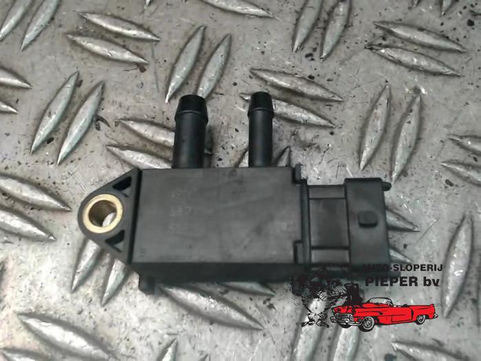 Gebruikte Brandstofdruk sensor Opel Astra J Sports Tourer (PD8/PE8/PF8) 1.6 CDTI 16V Prijs € 15,75 Margeregeling aangeboden door Autosloperij Pieper BV